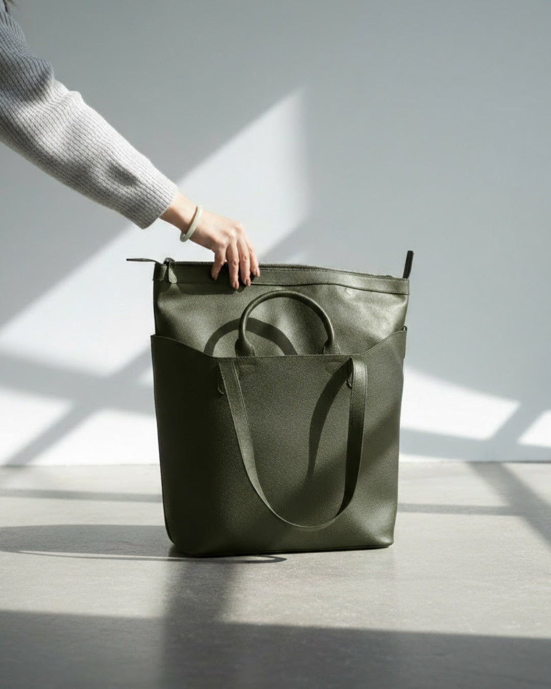 Colossi Tote